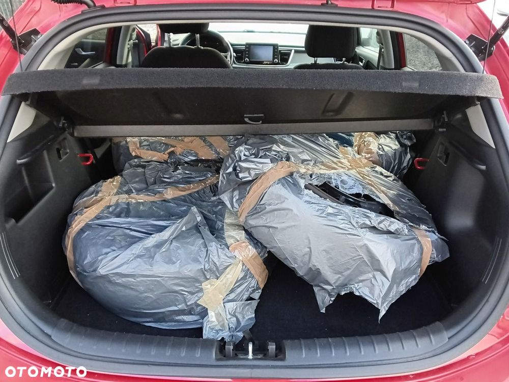 Kia Rio - 33