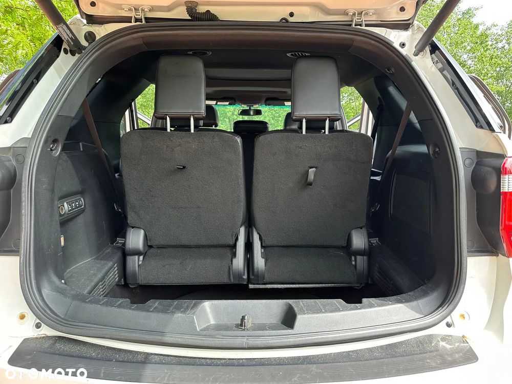 Ford Explorer - 33