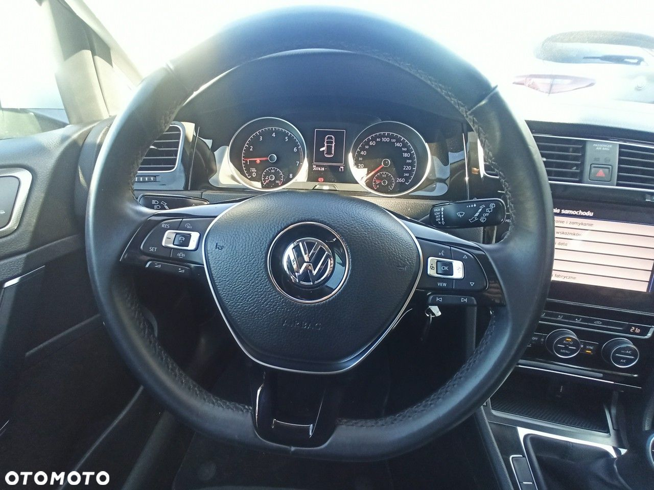 Volkswagen Golf 1.0 TSI OPF Comfortline - 15