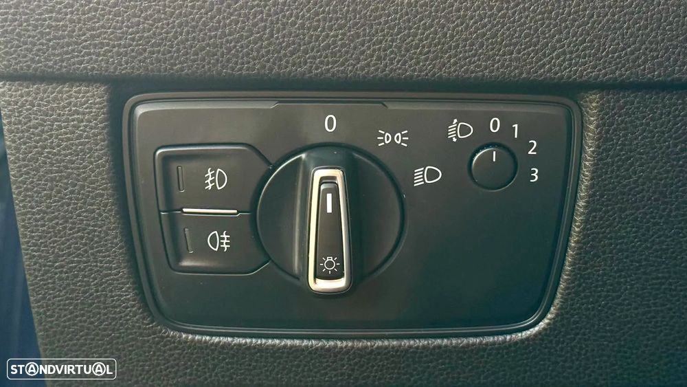 VW Passat Variant 1.6 TDI Confortline Navig - 15