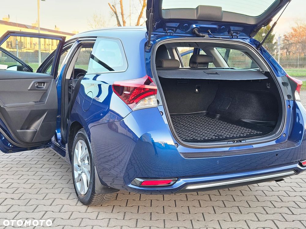 Toyota Auris Hybrid 135 Premium - 24
