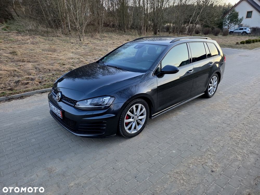 Volkswagen Golf - 2