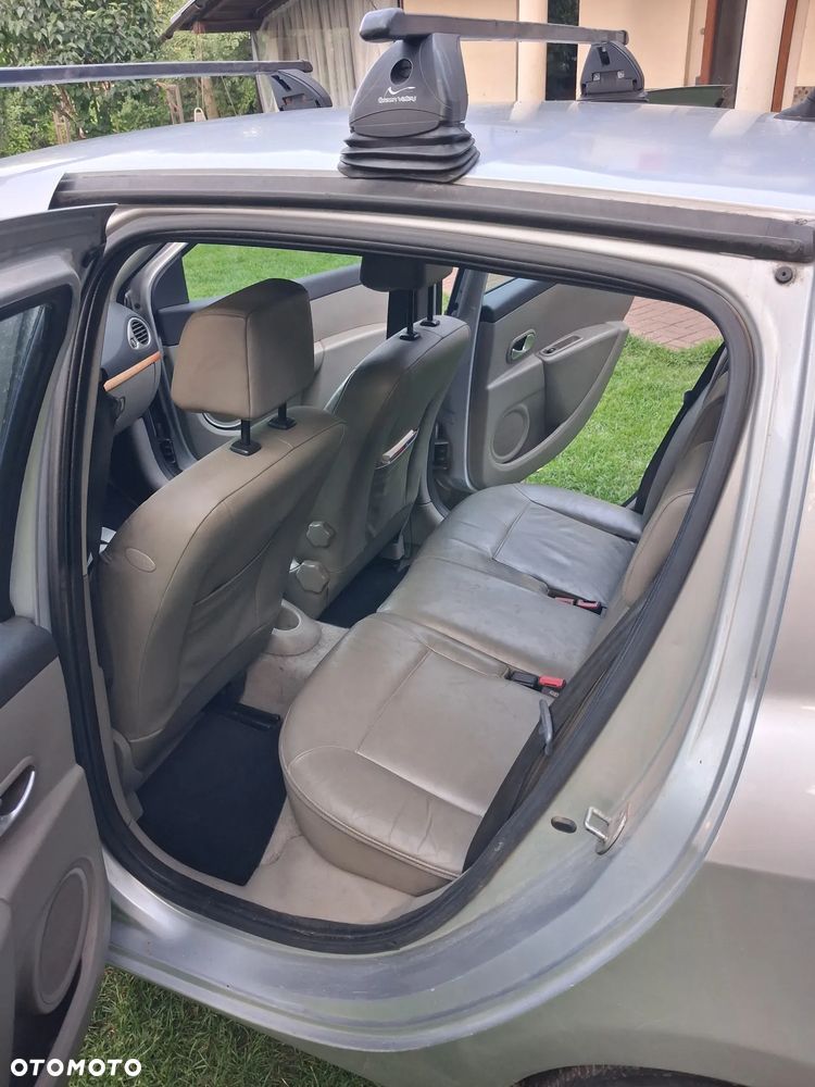 Renault Clio - 30