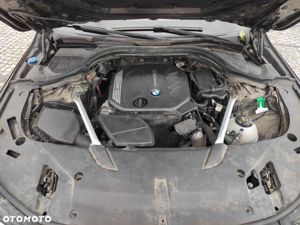 BMW 6GT - 21