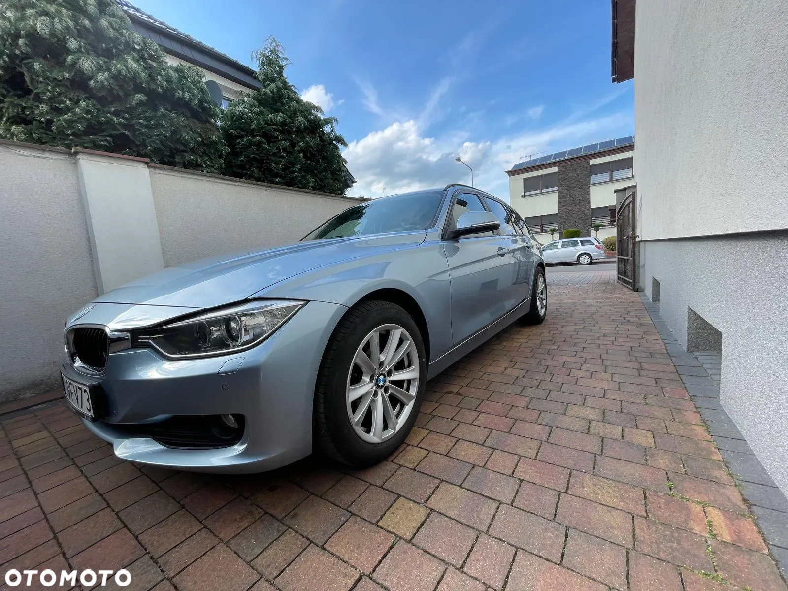 BMW Seria 3 318d Touring - 3