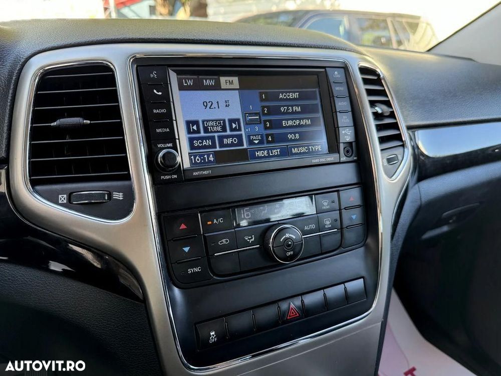 Jeep Grand Cherokee - 11