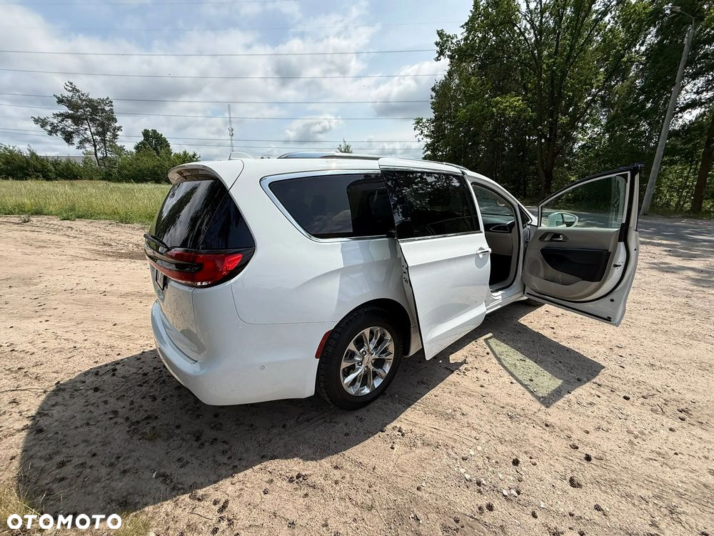 Chrysler Pacifica - 21