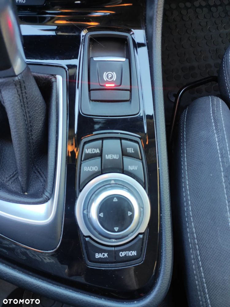 BMW Seria 2 220i Sport-Aut Advantage - 17
