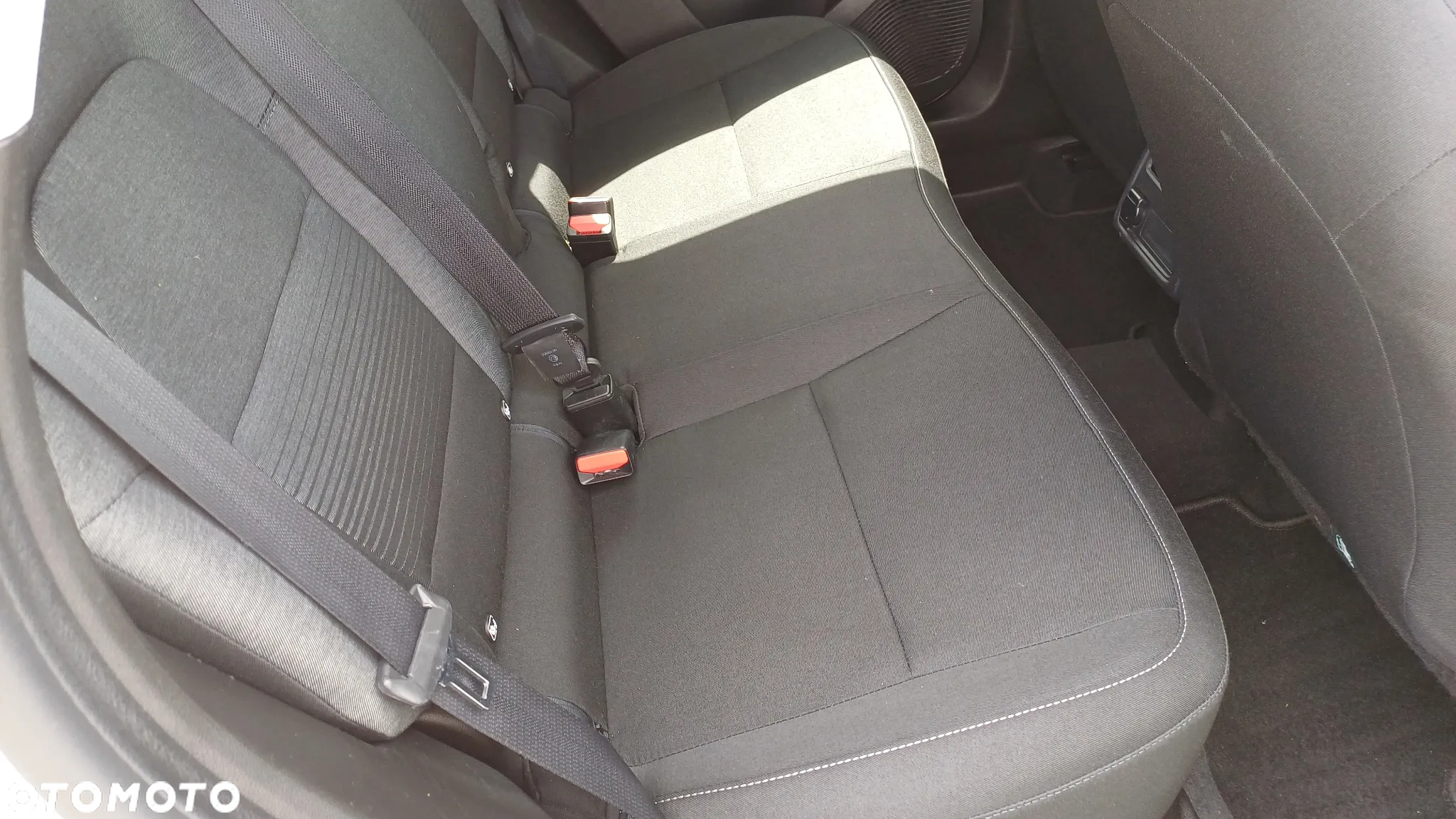 Renault Captur TCe Mild Hybrid 140 EDC GPF EVOLUTION - 31