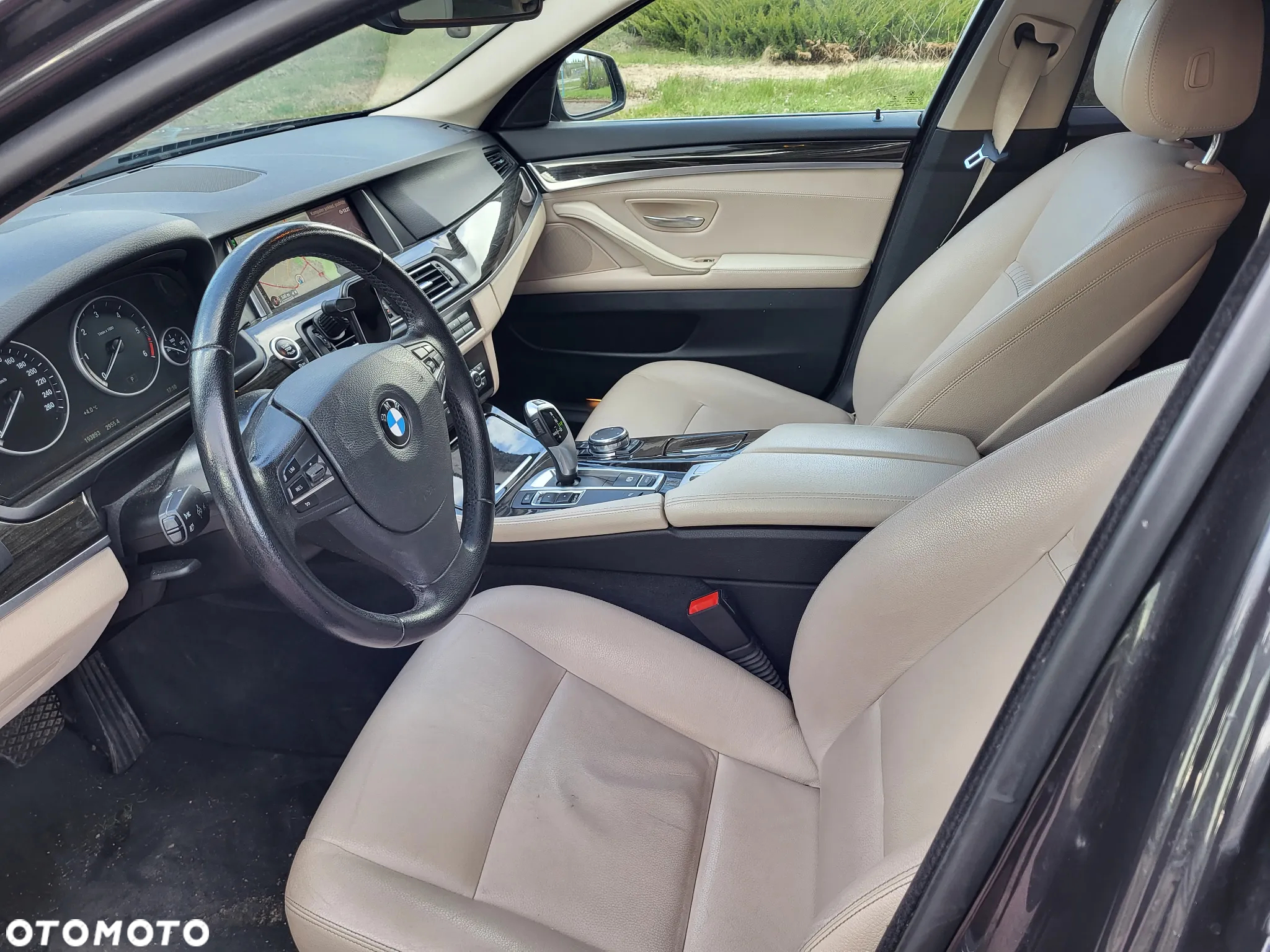 BMW Seria 5 518d Touring Luxury Line - 12