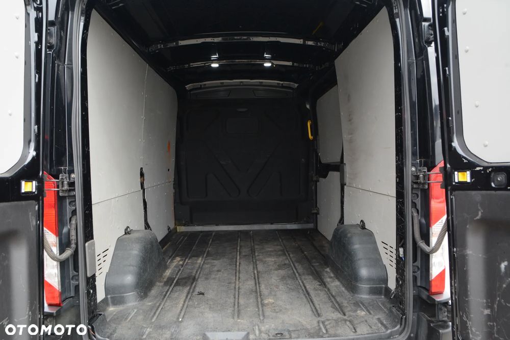Ford Transit - 26