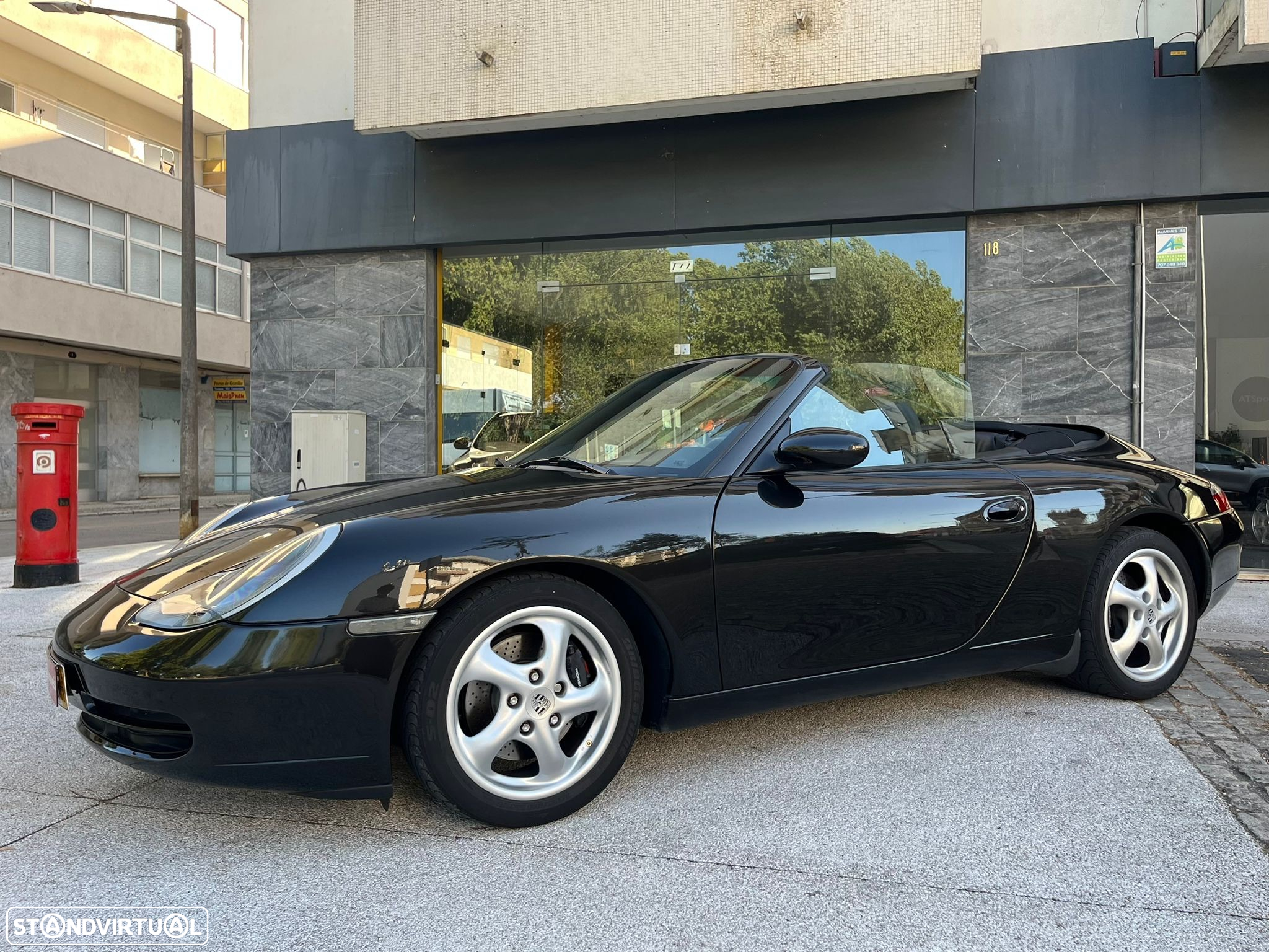 Porsche 911 (996) Carrera Cabrio - 12