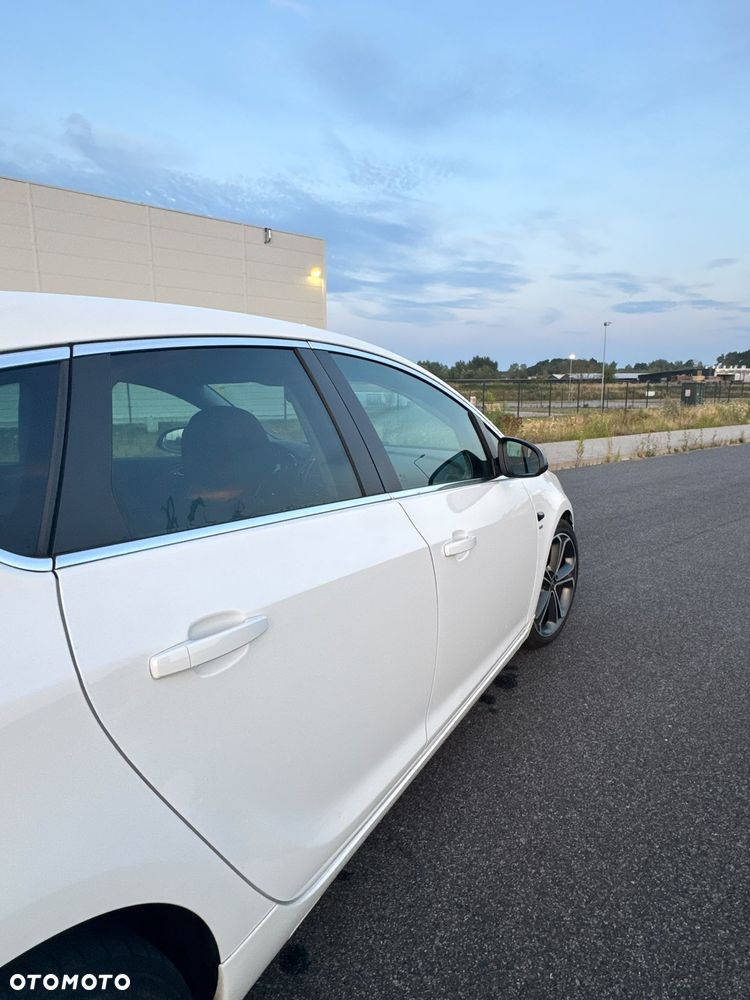 Opel Astra 1.6 T SIDI Cosmo S&S EU6 - 32