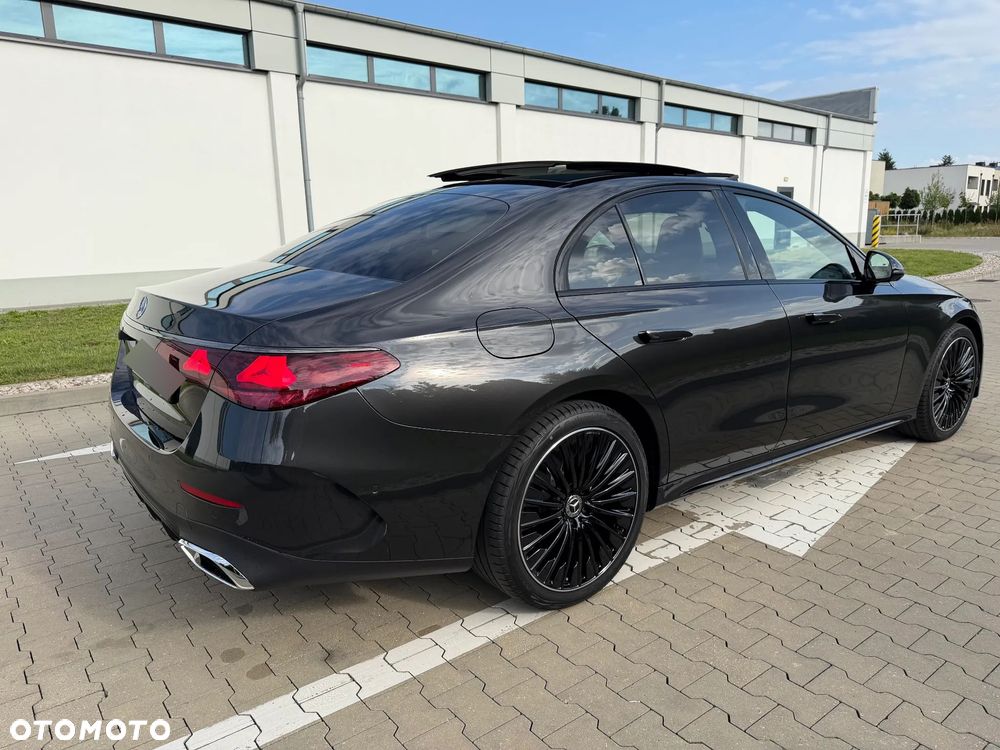 Mercedes-Benz Klasa E 220 d mHEV 4-Matic AMG 9G-Tronic - 2