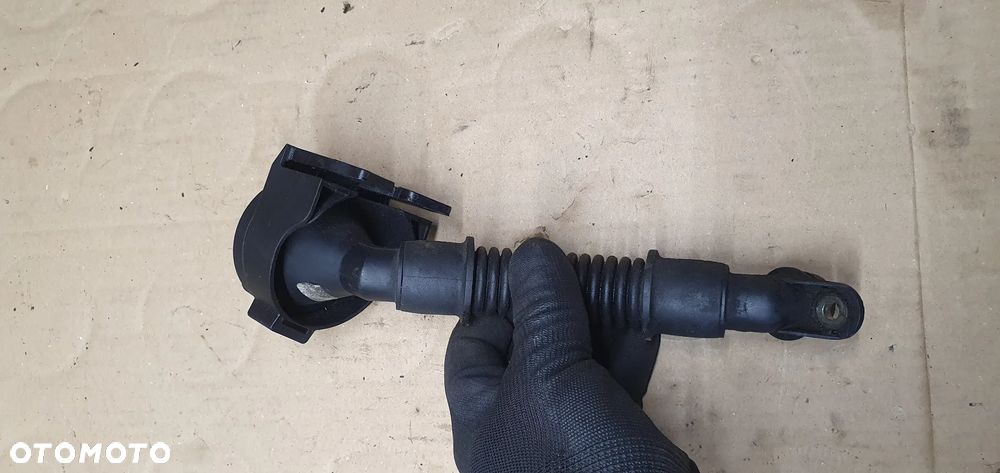 Wlew oleju korek Mercedes W169 2.0 CDI A6400100369 - 3