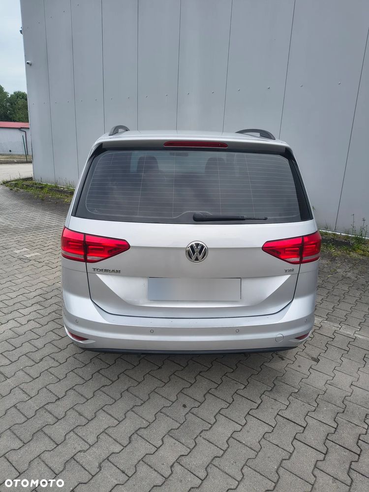 Volkswagen Touran - 10