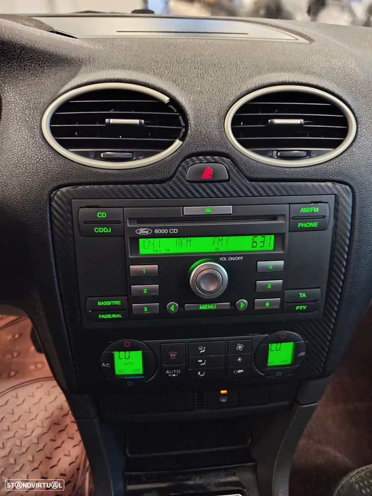 Ford Focus 1.6 TDCi Ghia - 9