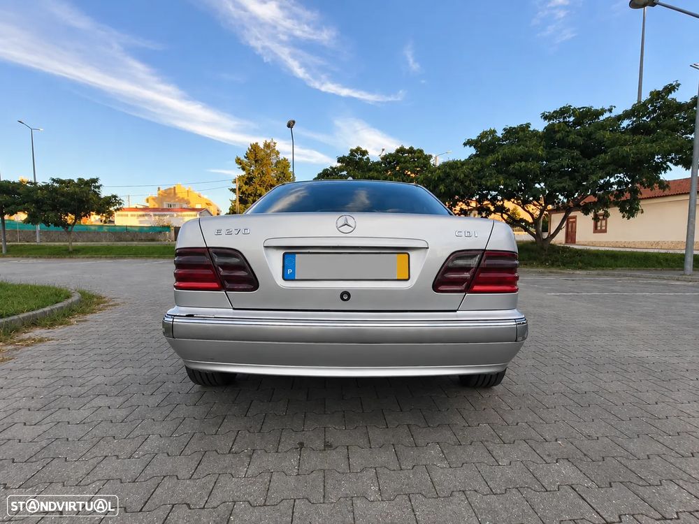 Mercedes-Benz E 270 - 5
