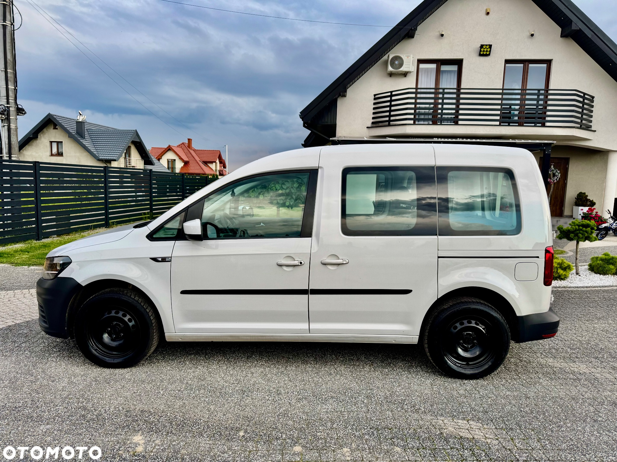 Volkswagen Caddy 2.0 TDI Comfortline - 2