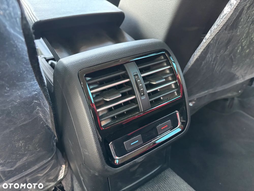 Volkswagen Passat Variant 1.8 TSI BMT Highline DSG - 18