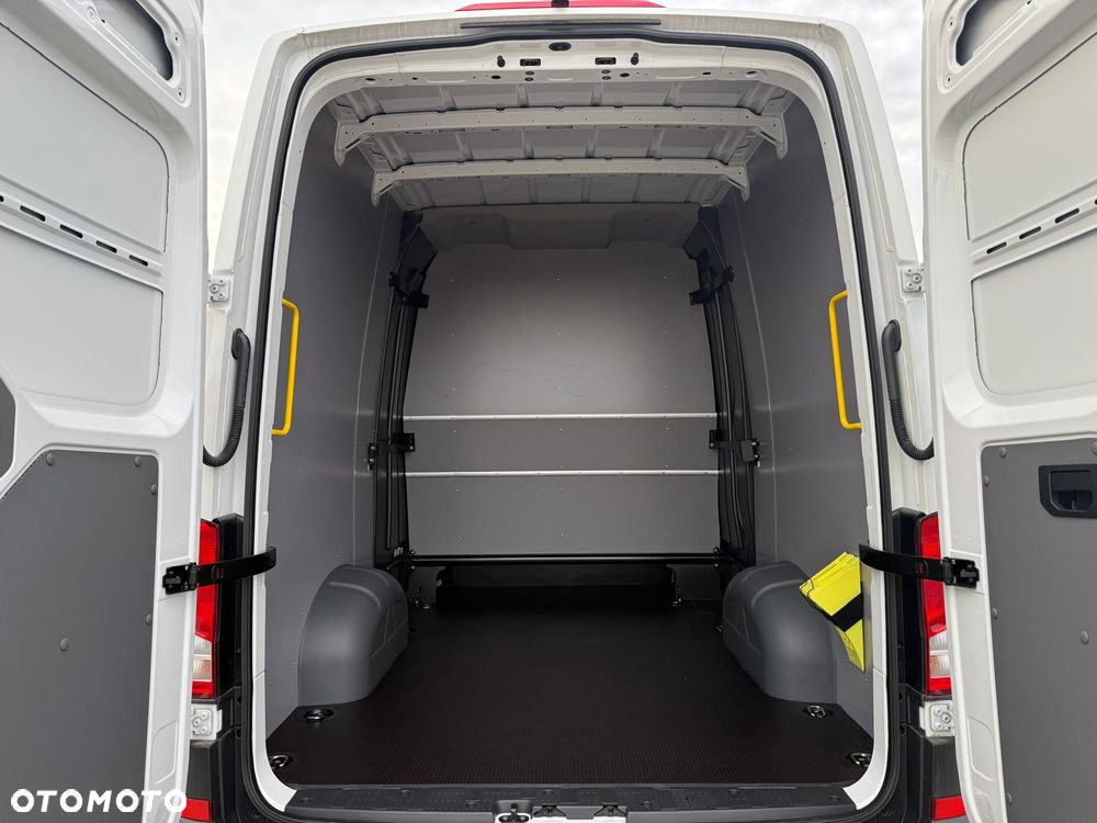 Volkswagen Crafter - 29