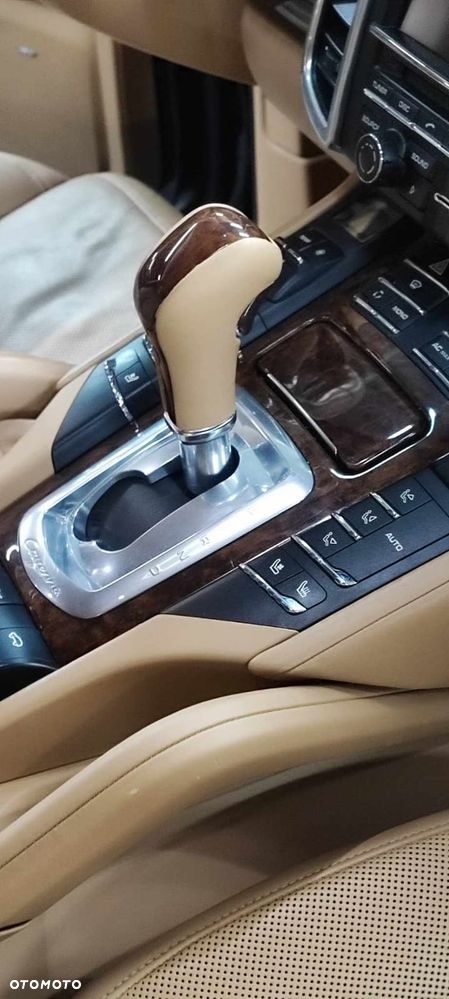 Porsche Cayenne - 8