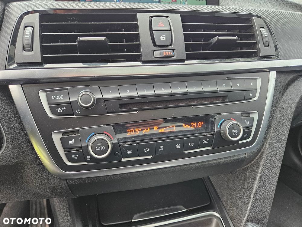 BMW Seria 3 318d Luxury Line - 11