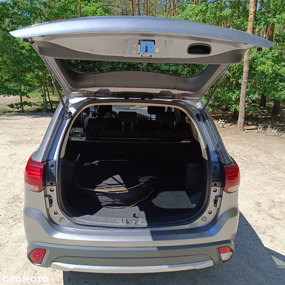 Mitsubishi Outlander - 13