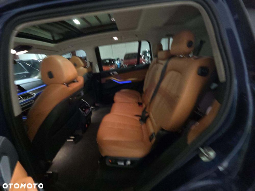 BMW X7 xDrive40i - 10