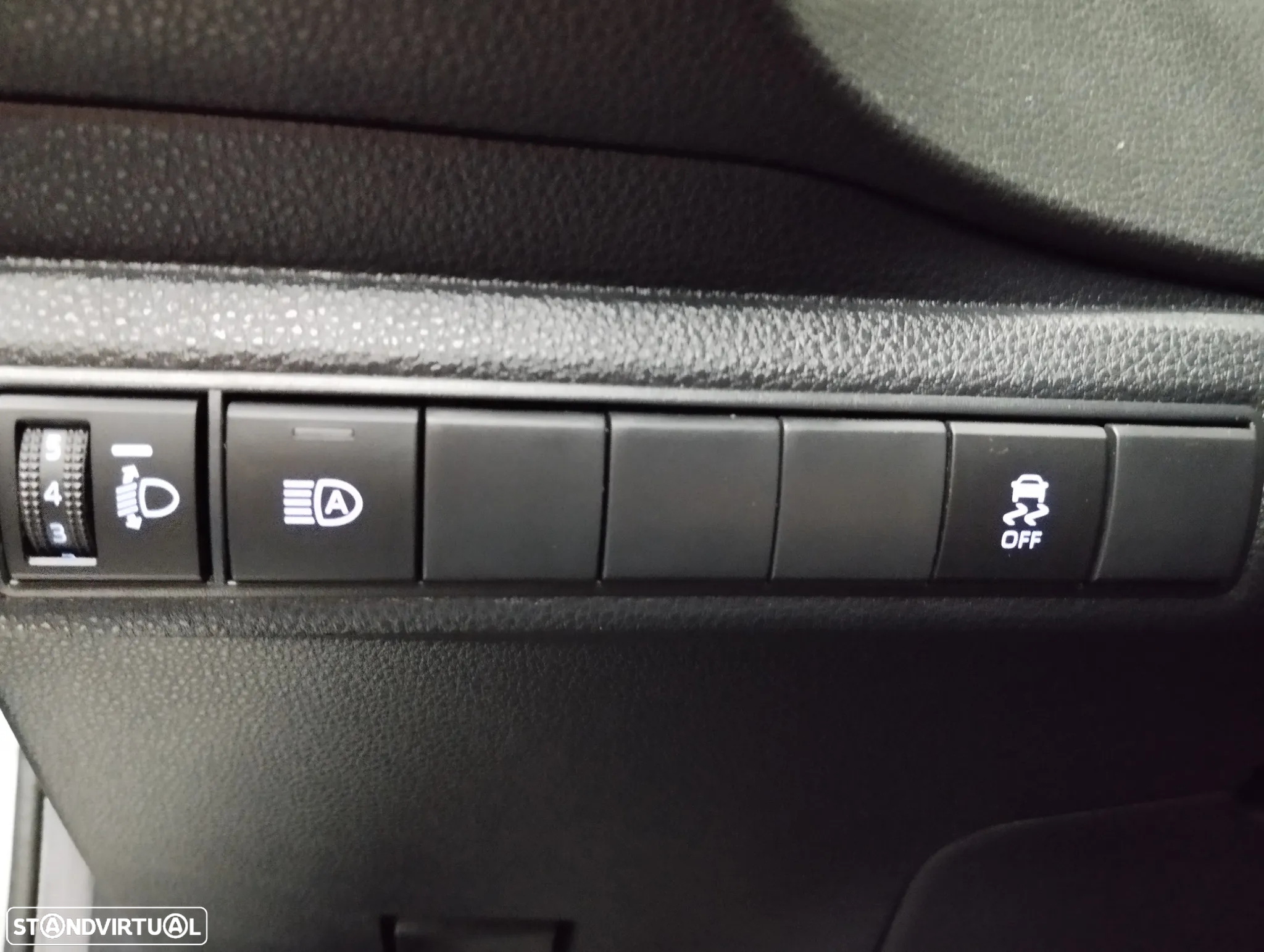 Toyota Corolla 1.8 Hybrid Comfort - 16