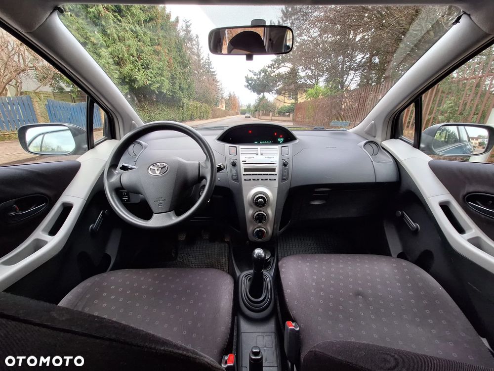 Toyota Yaris 1.0 Terra - 8