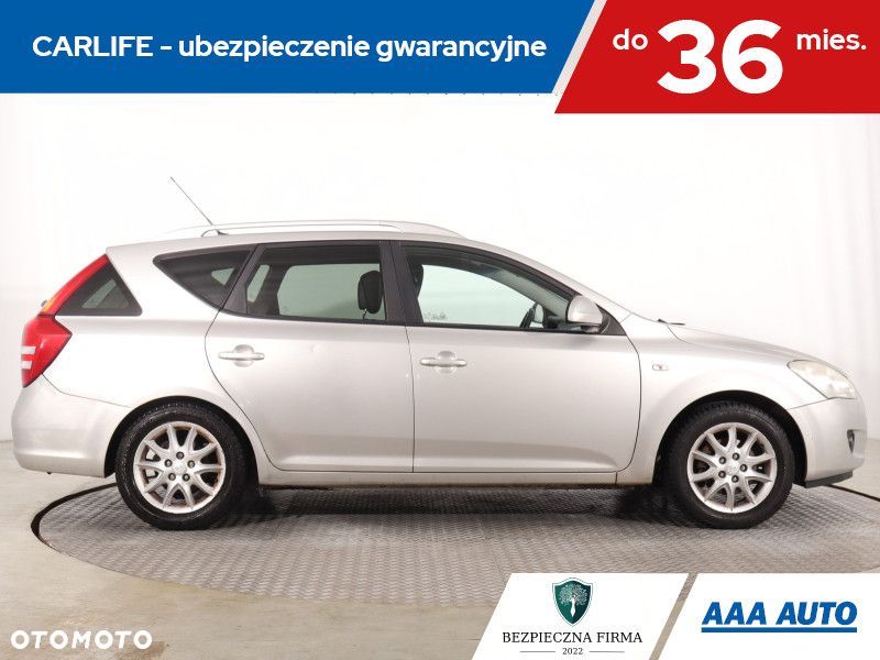 Kia Ceed - 8