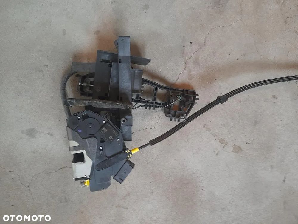 zamek drzwi lewy tył Ford C-Max II MK2 lift AM5A-R26413-CE - 2