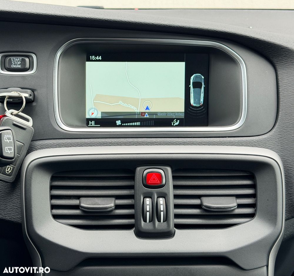 Volvo V40 D2 DRIVe Momentum - 28