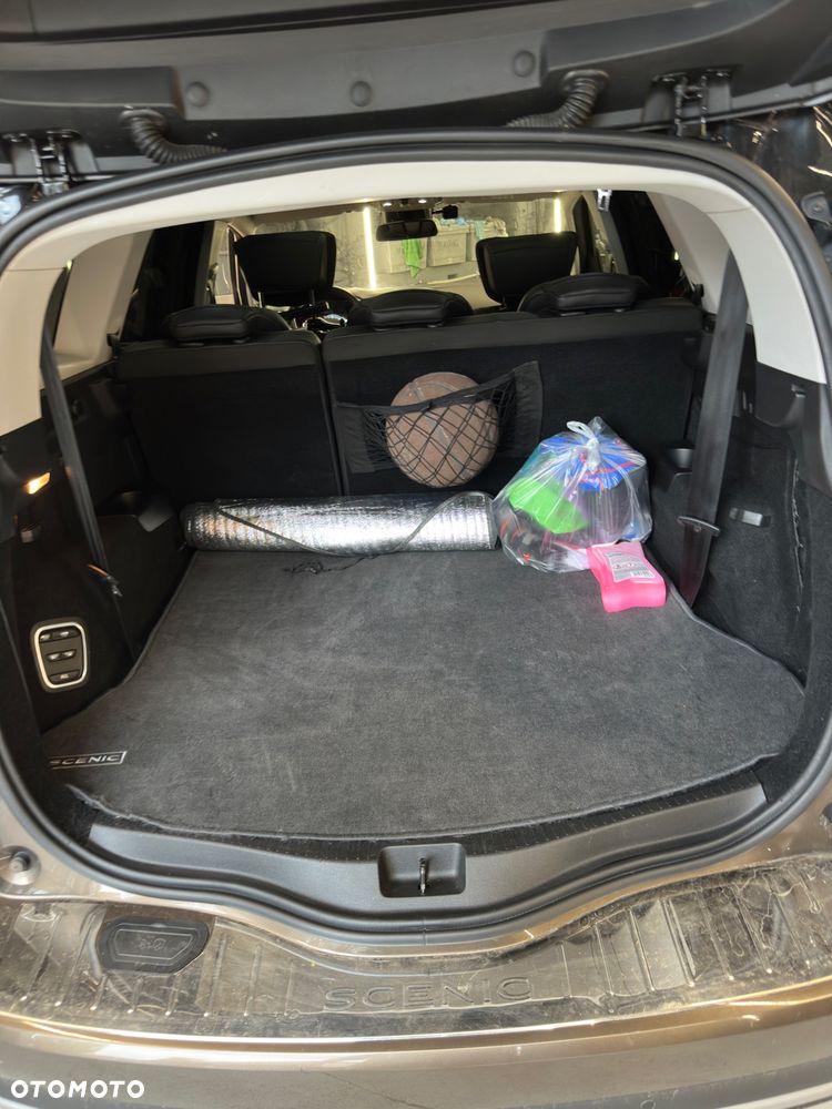 Renault Scenic 1.6 dCi Bose EDC - 9