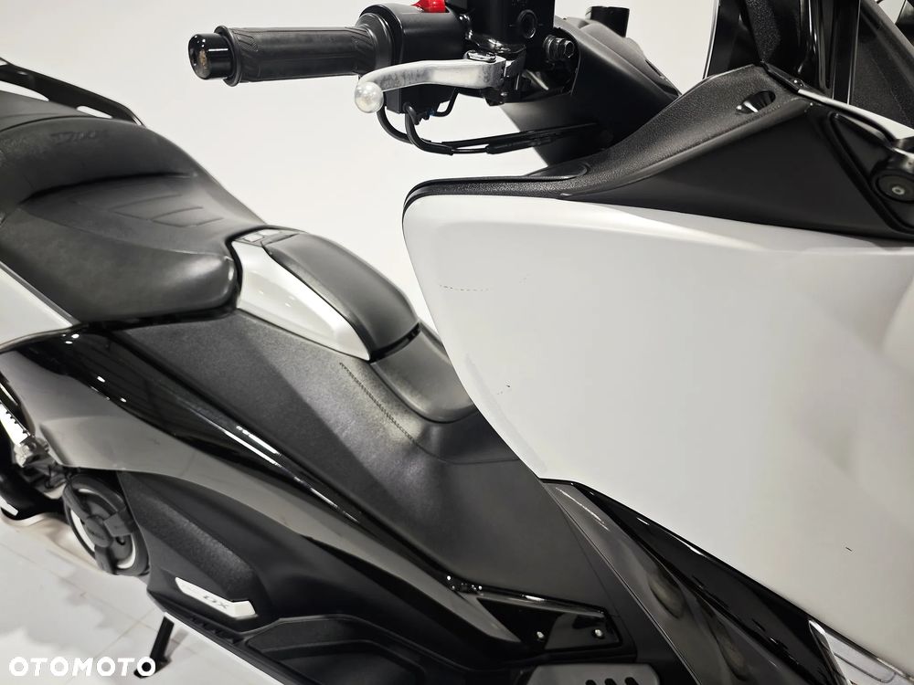 Yamaha Tmax - 7