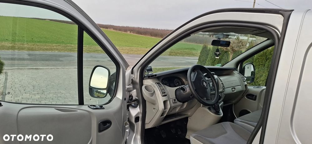 Opel vivaro - 8
