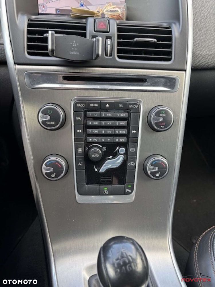 Volvo XC 60 D3 Momentum - 8