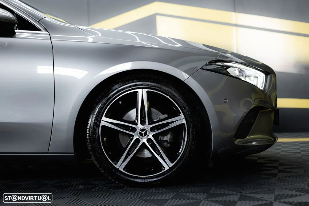 Mercedes-Benz A 180 Limousine d Progressive Aut. - 11