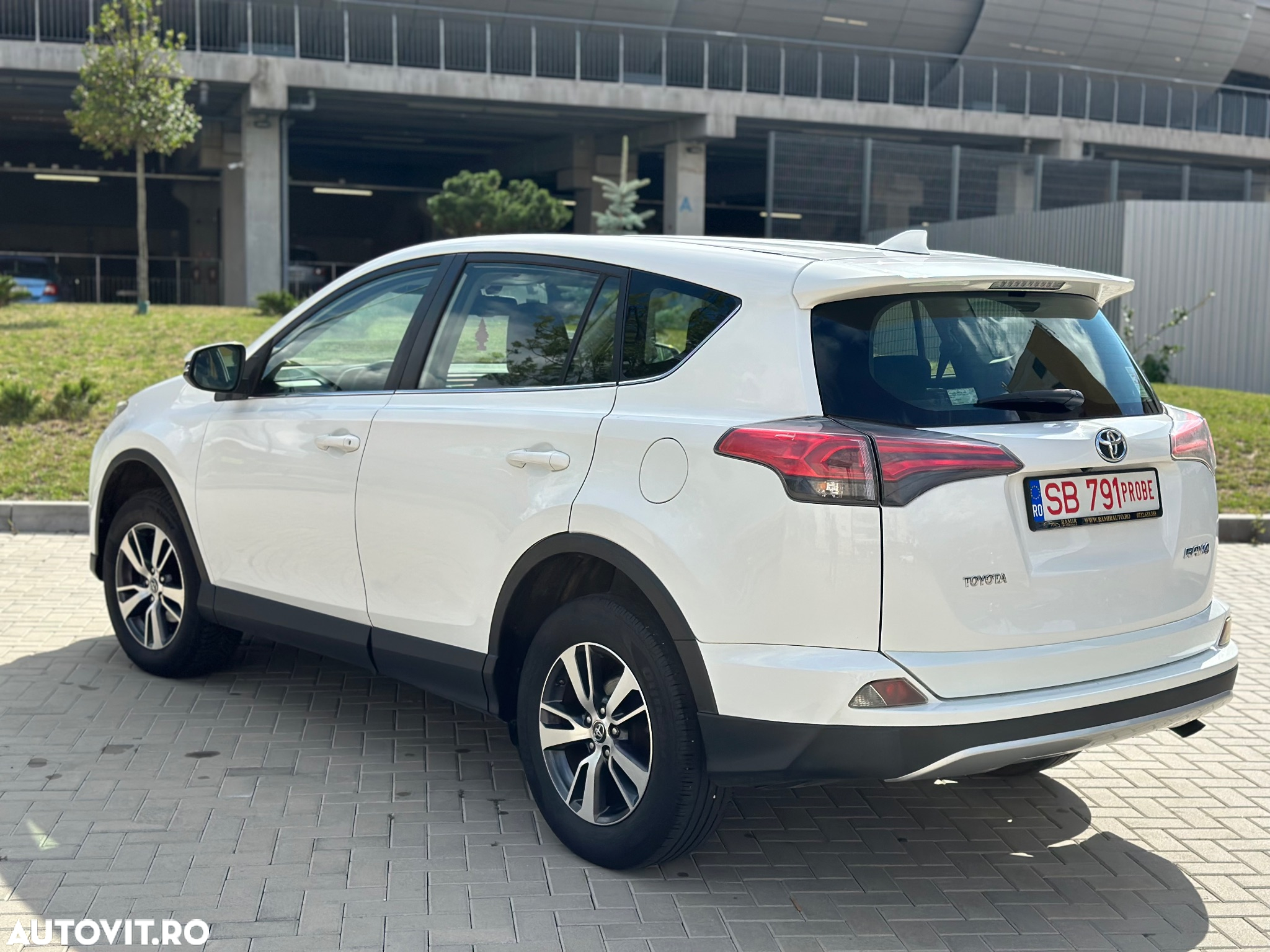 Toyota RAV4 - 4