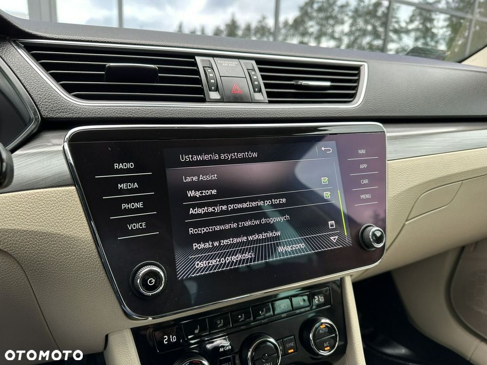 Skoda Superb 2.0 TDI 4x4 DSG Style - 33