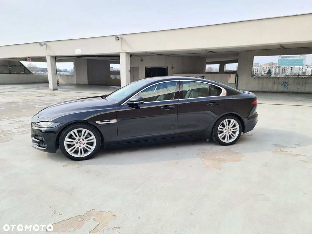 Jaguar XE D200 SE - 3