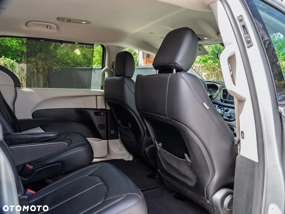 Chrysler Pacifica - 16