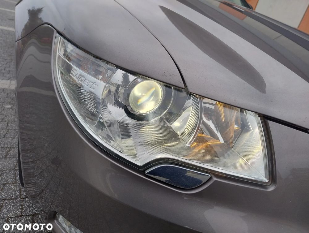 Skoda Superb 2.0 TDI Exclusive - 27