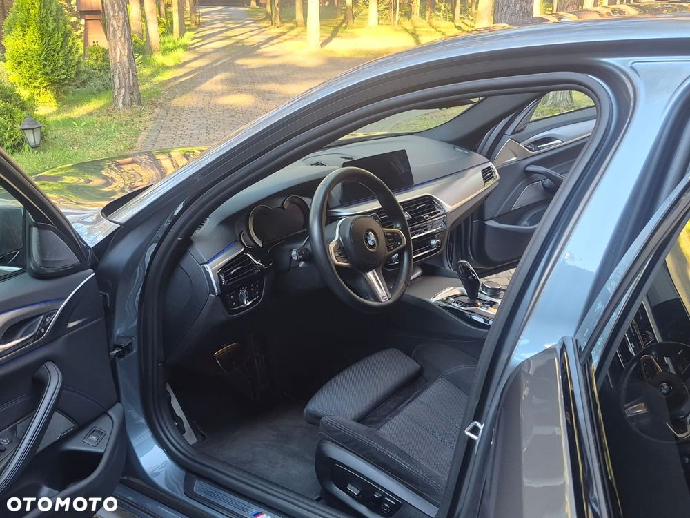 BMW Seria 5 520d xDrive M Sport sport - 9