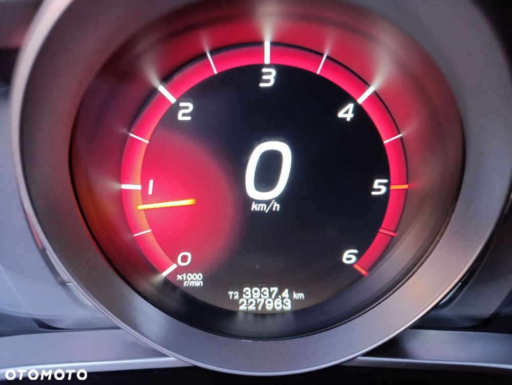 Volvo V40 D3 You - 10