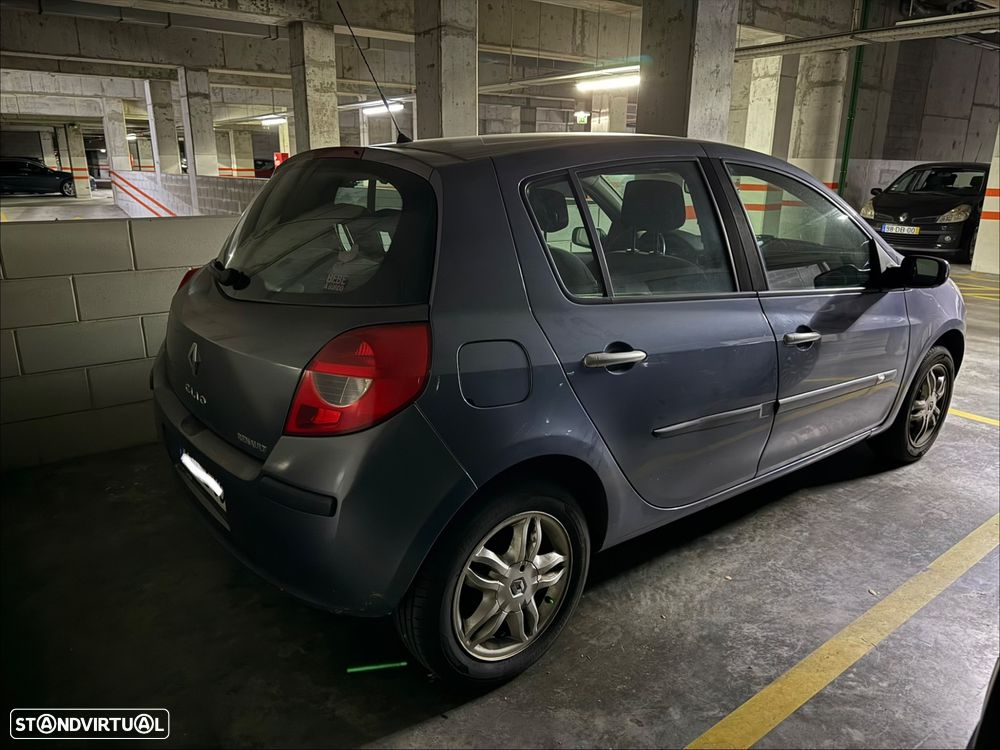Renault Clio 1.2 16V SE Storia Dynamique - 9