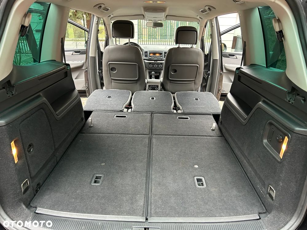 Volkswagen Sharan 2.0 TDI Highline - 24