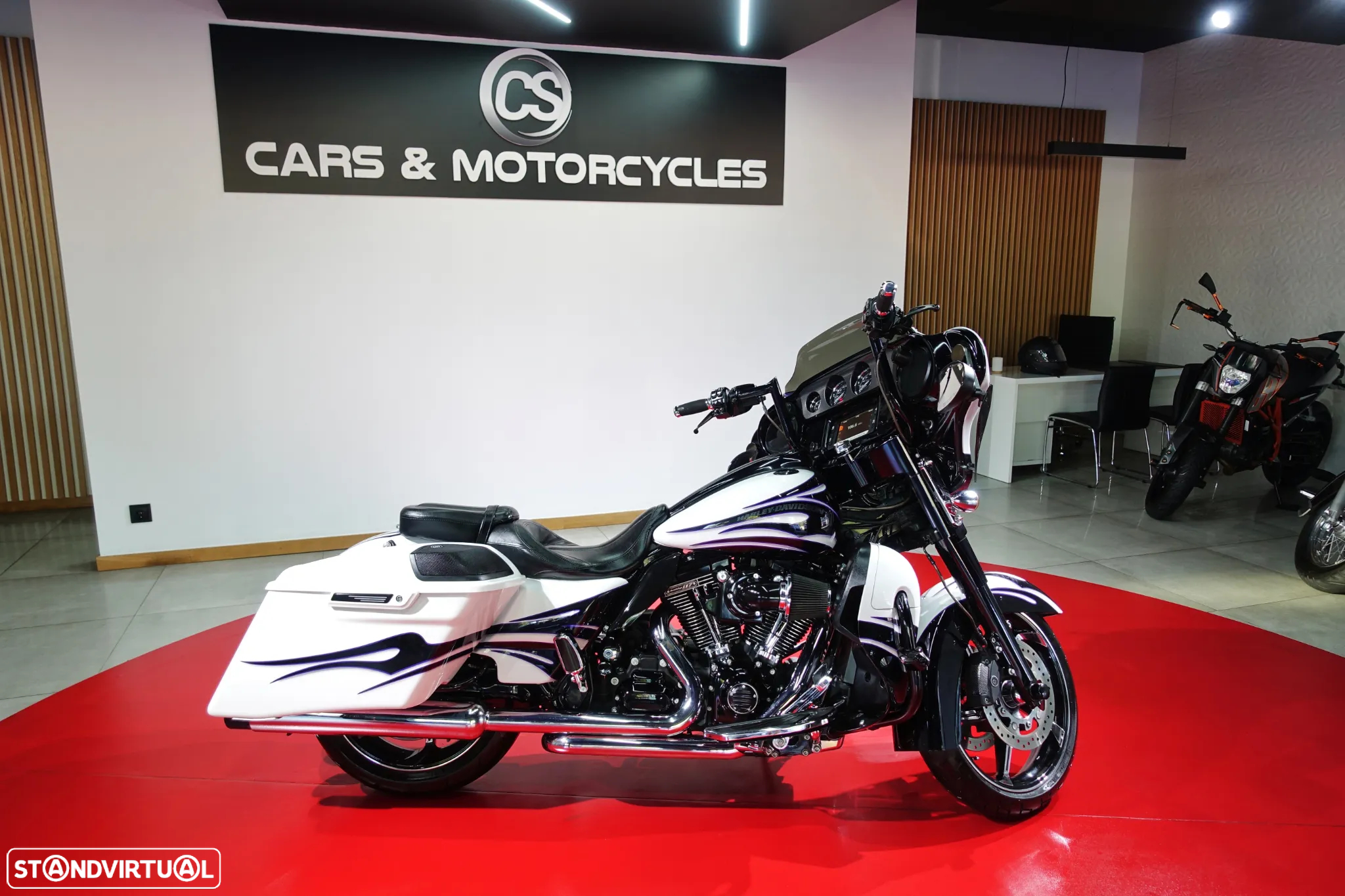 Harley-Davidson Street Glide Cvo 117ci Screaming Eagle - 24