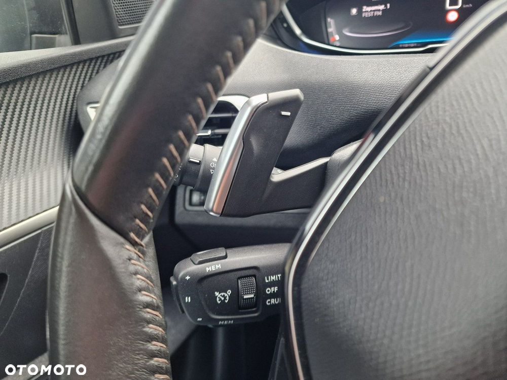 Peugeot 3008 1.2 PureTech Active Pack S&S EAT8 - 39